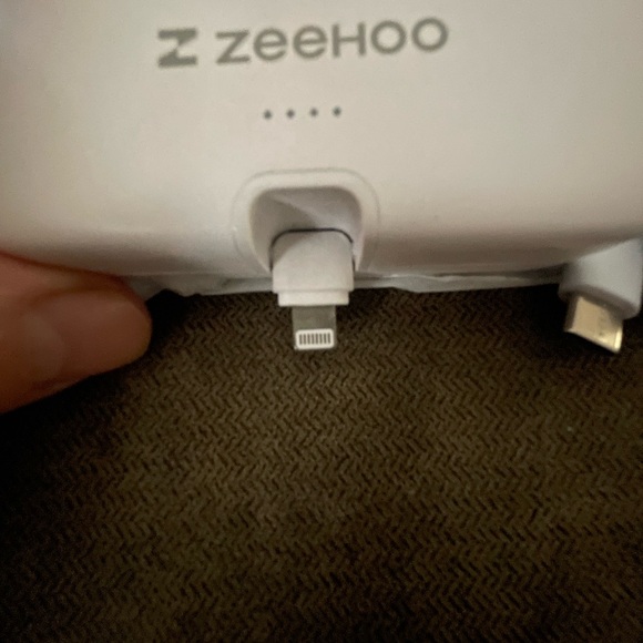 ZeeHoo Portable Dual-Port Power Bank 4500mAh 3.7V USB-C Lightning G45A - Picture 5 of 8
